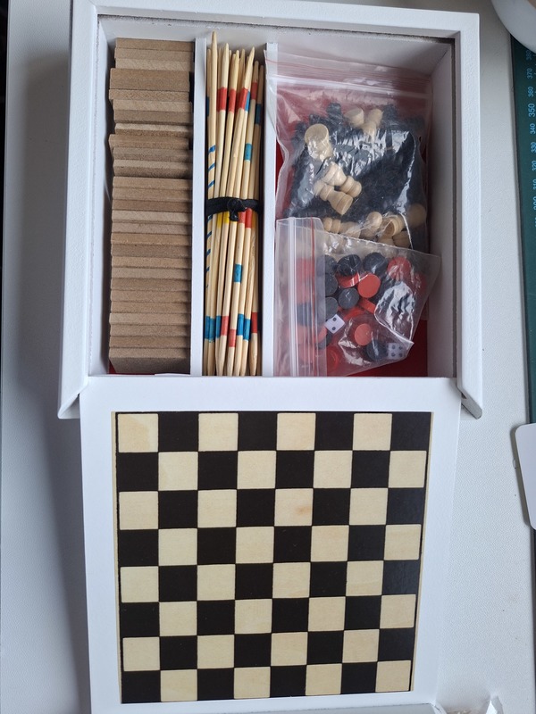 Caja de juegos variados